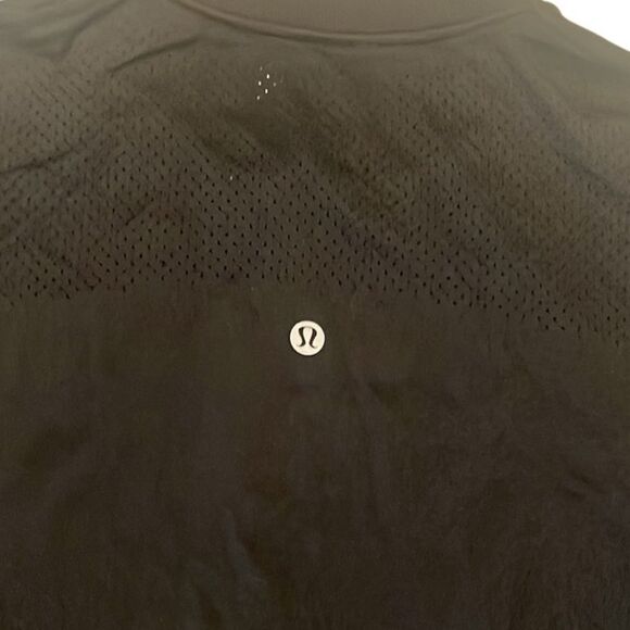 Lululemon Black Seamless Sweat Wicking Training Jacket Size 12 - Picture 6 of 9